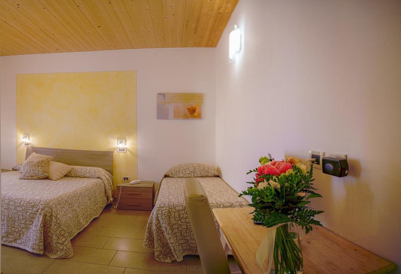 Albergo La Lampara Марина ди Чечина Екстериор снимка