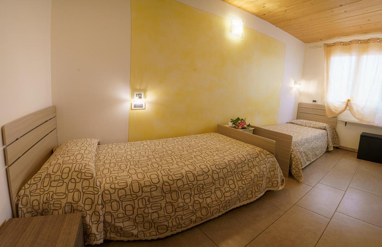 Albergo La Lampara Марина ди Чечина Екстериор снимка