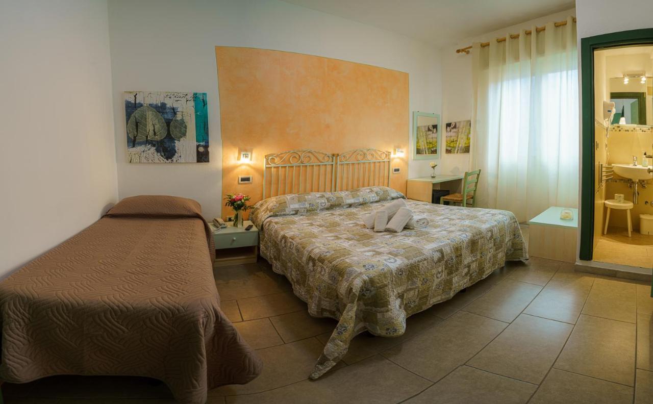 Albergo La Lampara Марина ди Чечина Екстериор снимка